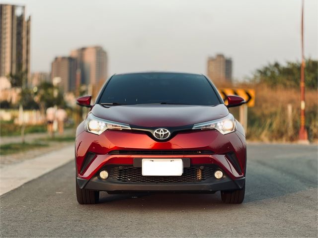 TOYOTA豐田 C-HR  第2張相片