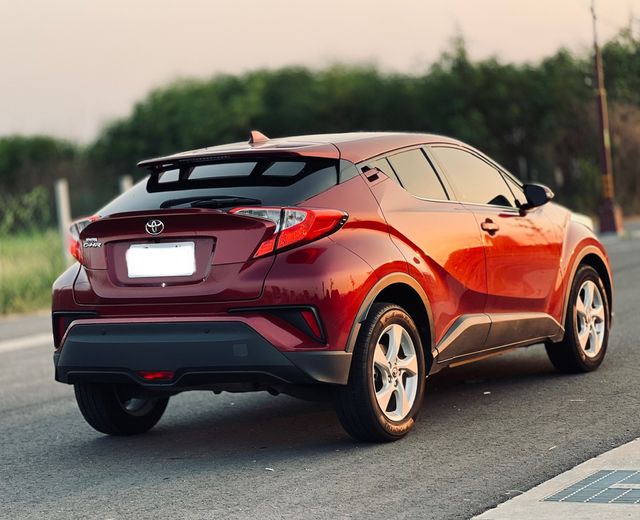 TOYOTA豐田 C-HR  第4張相片