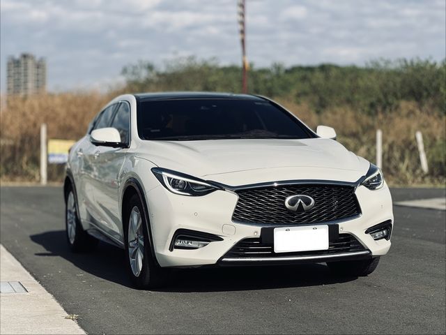 INFINITI無限 Q30  第3張相片