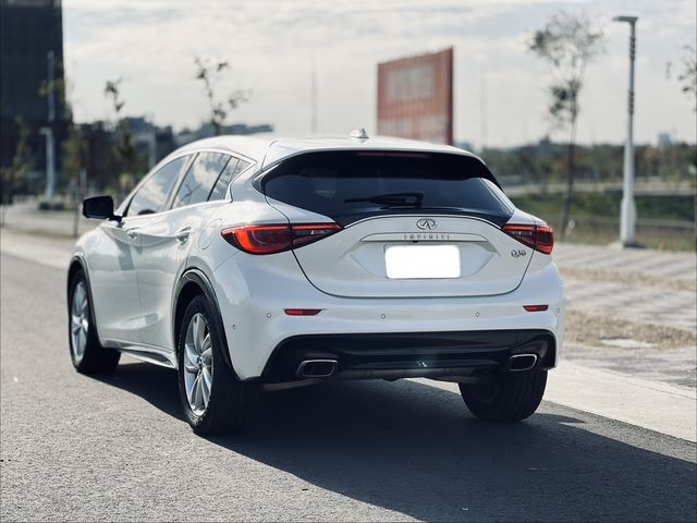 INFINITI無限 Q30  第6張相片
