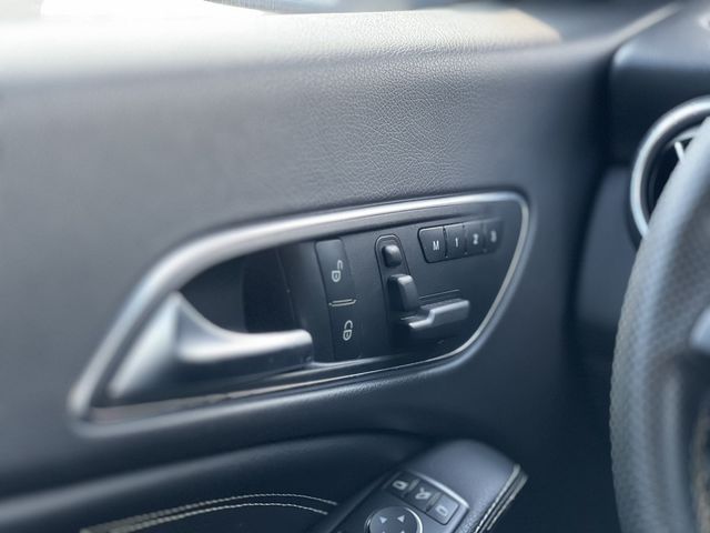 M-BENZ賓士 CLA200  第8張相片