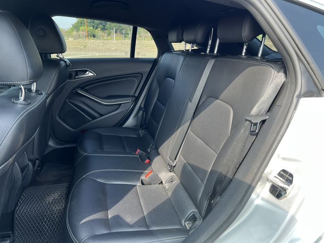 M-BENZ賓士 CLA200  第13張相片