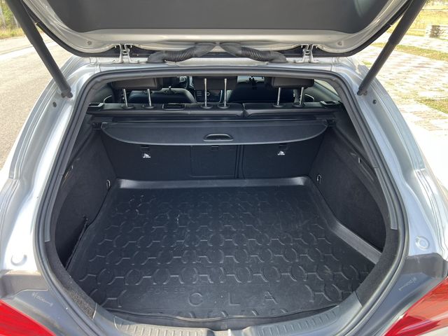 M-BENZ賓士 CLA200  第15張相片