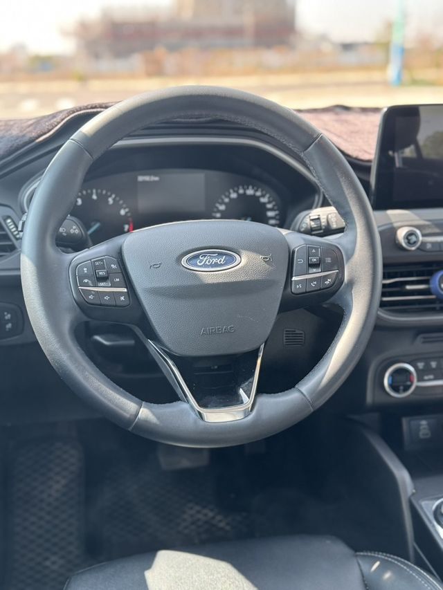 FORD福特 FOCUS  第8張相片