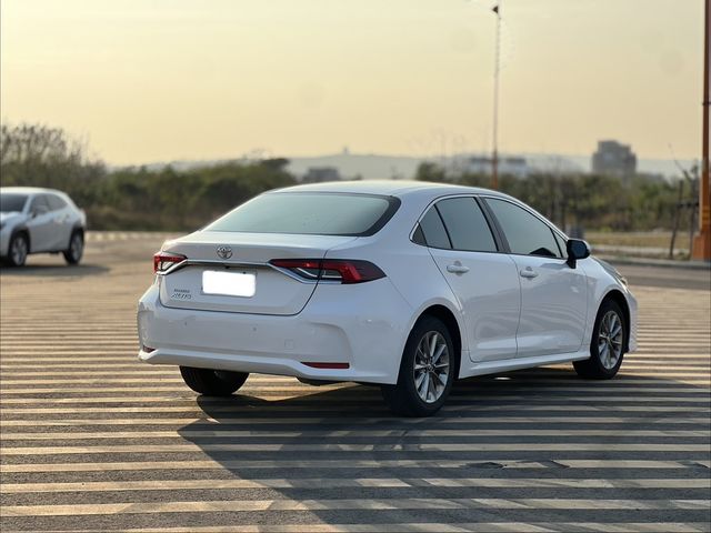 TOYOTA豐田 ALTIS  第3張相片