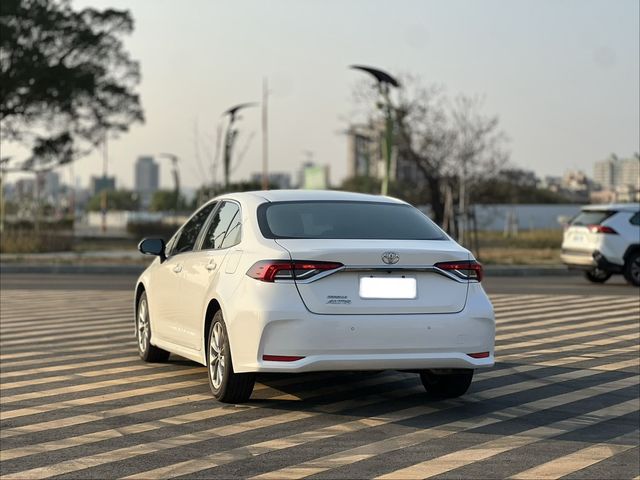 TOYOTA豐田 ALTIS  第4張相片
