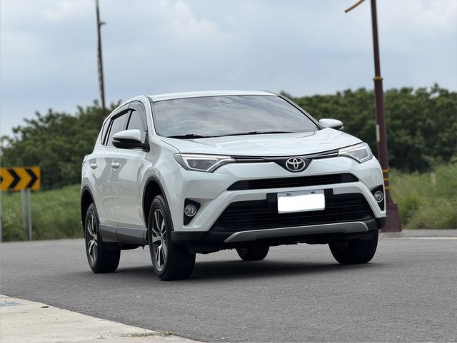 TOYOTA豐田 RAV4  第3張相片