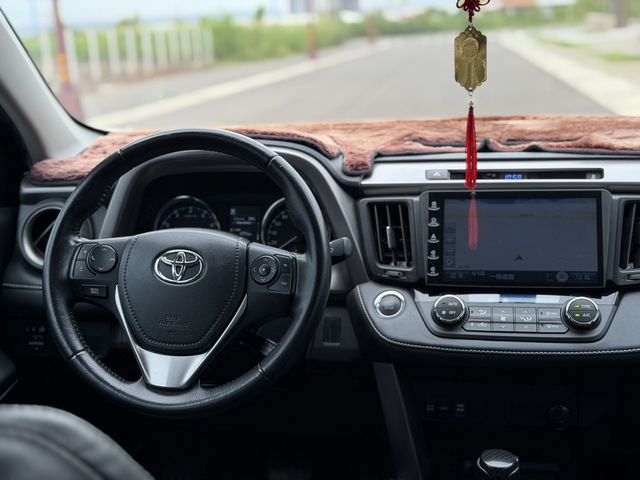 TOYOTA豐田 RAV4  第9張相片