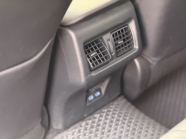 TOYOTA豐田 CAMRY HYBRID  第9張相片