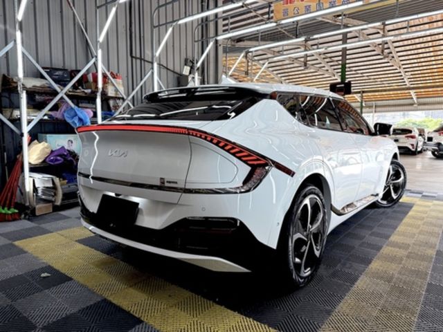 KIA起亞 EV6  第2張相片