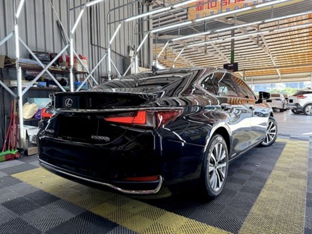 LEXUS凌志 ES300H  第2張相片