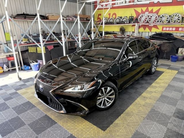 LEXUS凌志 ES300H  第13張相片