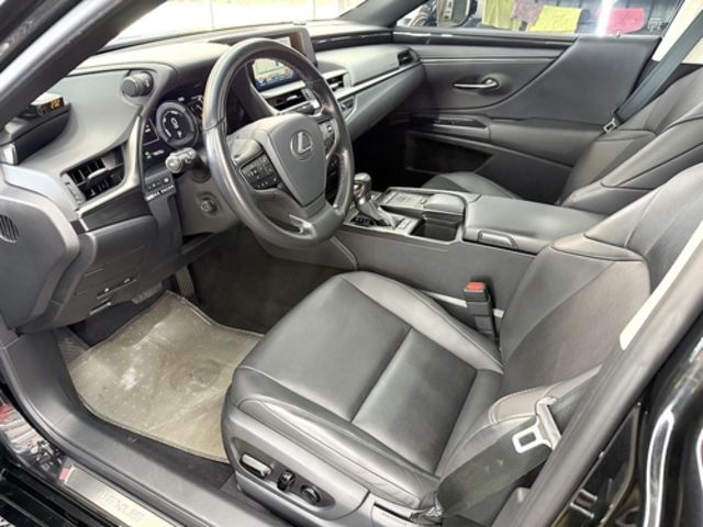 LEXUS凌志 ES300H  第14張相片