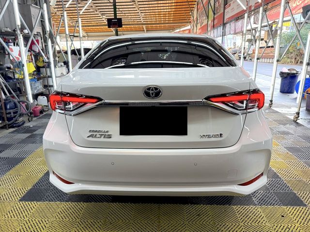 TOYOTA豐田 COROLLA ALTIS HYBRID  第4張相片