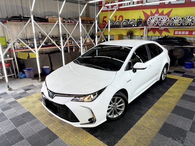 TOYOTA豐田 COROLLA ALTIS HYBRID  第13張相片