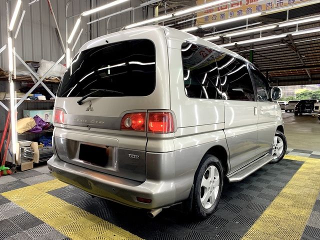 MITSUBISHI三菱 SPACE GEAR  第2張相片