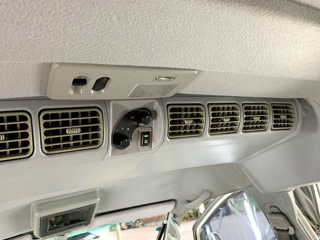 MITSUBISHI三菱 SPACE GEAR  第11張相片