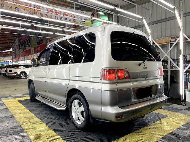 MITSUBISHI三菱 SPACE GEAR  第18張相片