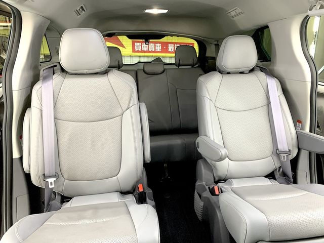 TOYOTA豐田 SIENNA  第10張相片