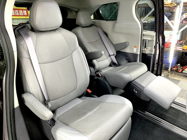 TOYOTA豐田 SIENNA  第16張相片