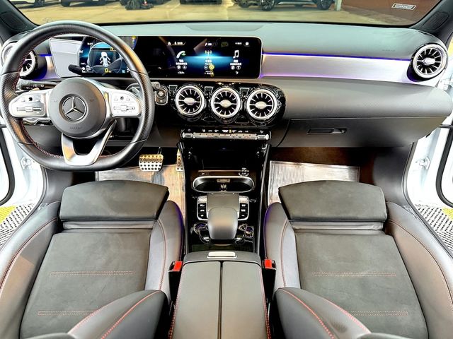 M-BENZ賓士 A180  第2張相片