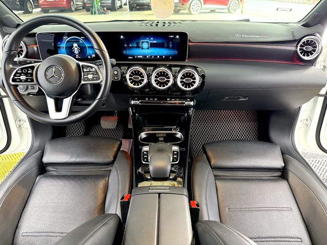 M-BENZ賓士 A200  第2張相片