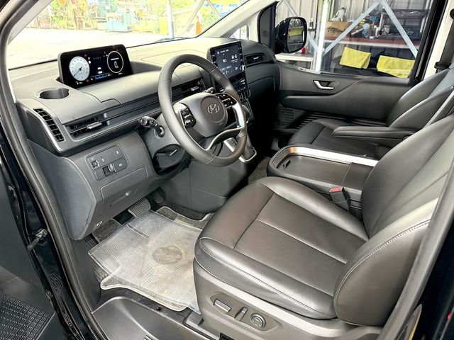 HYUNDAI現代 STARIA  第13張相片