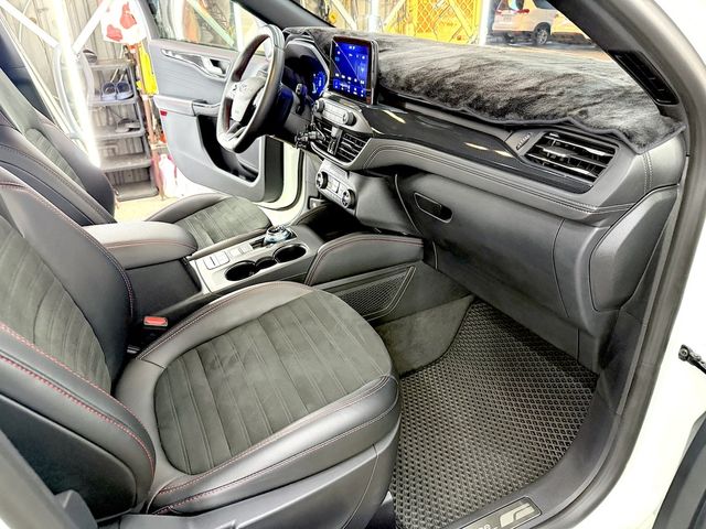 FORD福特 KUGA  第16張相片