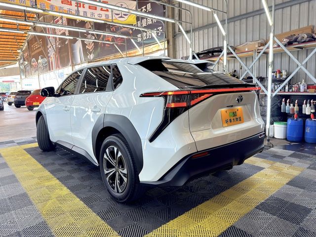 TOYOTA豐田 BZ4X  第18張相片