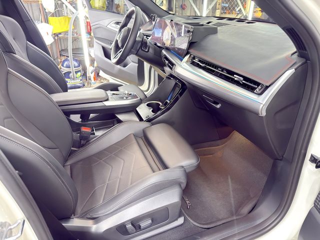 BMW寶馬 IX2 XDRIVE30  第16張相片