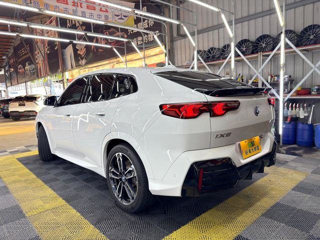 BMW寶馬 IX2 XDRIVE30  第18張相片