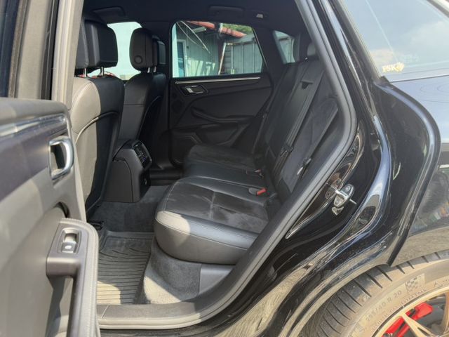 MACAN  第4張相片