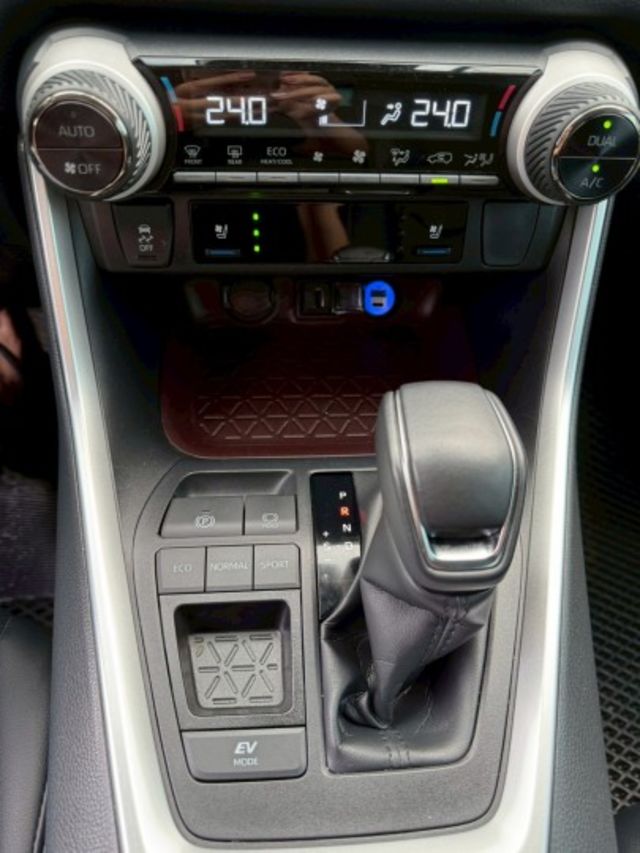 RAV4  第10張相片