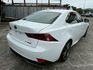 紅內裝， 天窗 ，免鑰匙進入，F-Sport  第12張縮圖