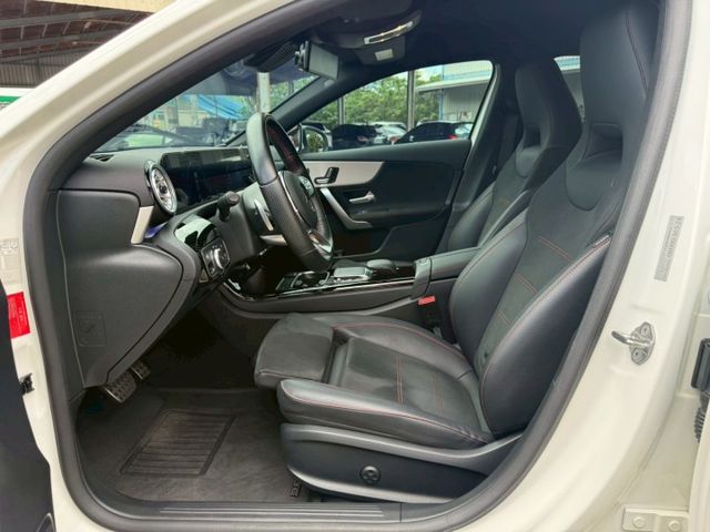 A-CLASS SEDAN V177  第4張相片