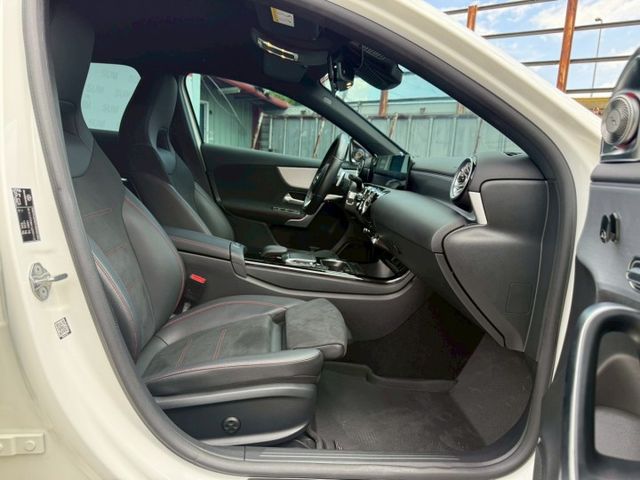 A-CLASS SEDAN V177  第6張相片