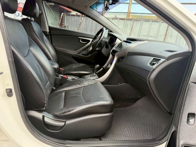 ELANTRA  第6張相片