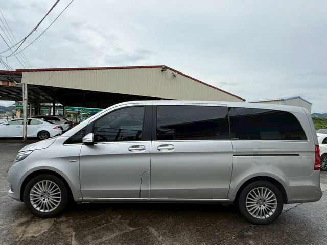 V-CLASS W447  第3張相片