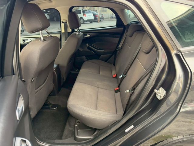 FOCUS  第4張相片