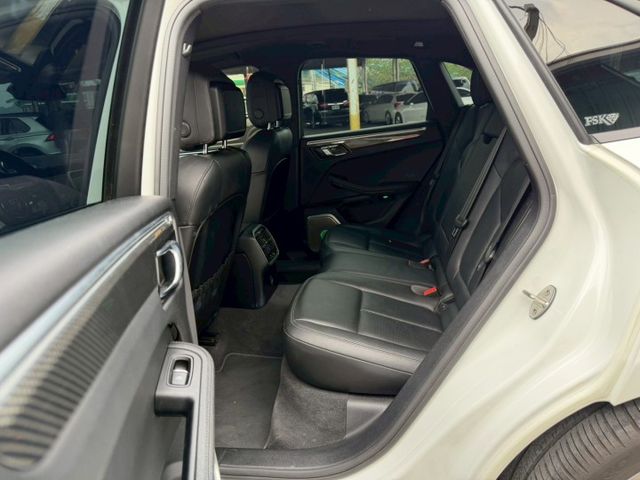 MACAN  第12張相片