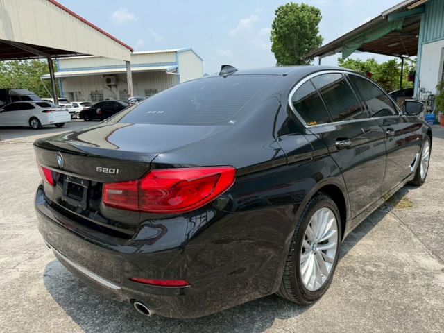 5 SERIES SEDAN G30  第9張相片