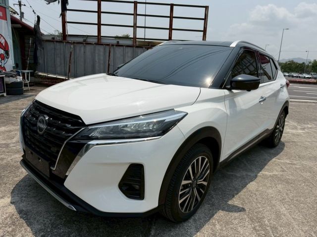 KICKS  第1張相片