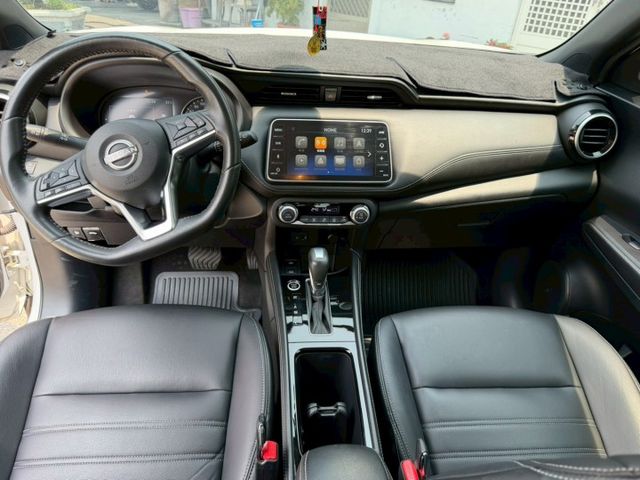 KICKS  第4張相片