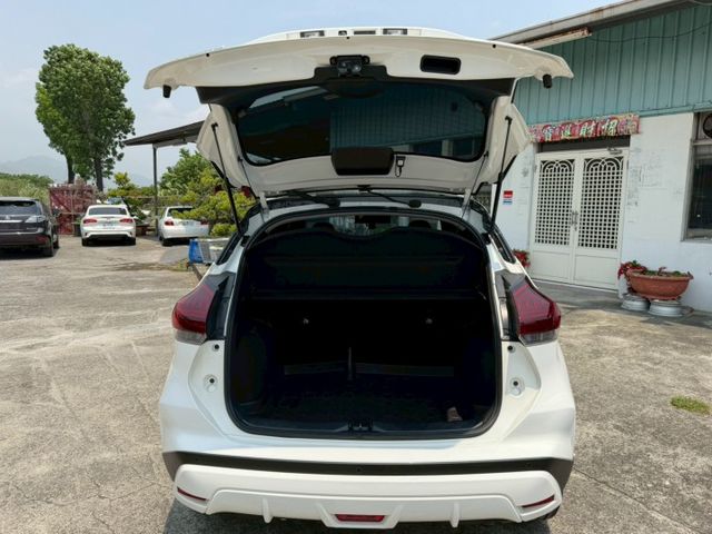 KICKS  第8張相片