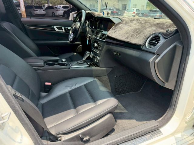 C-CLASS SEDAN W204  第9張相片
