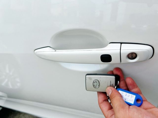 全車原鈑件 里程保證  第15張相片