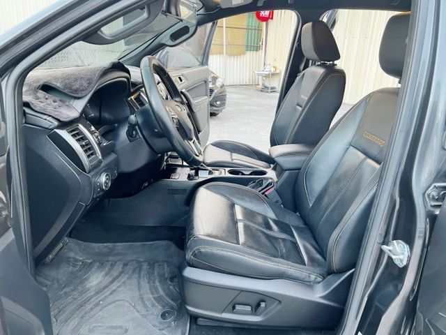 全車原鈑件 無事故 無泡水  第19張相片