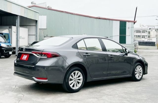 一手車 全車原鈑件 原廠保養 新車保固中  第3張相片