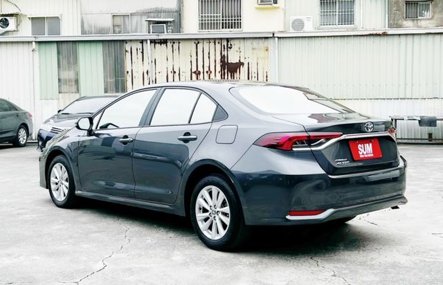 一手車 全車原鈑件 原廠保養 新車保固中  第4張相片