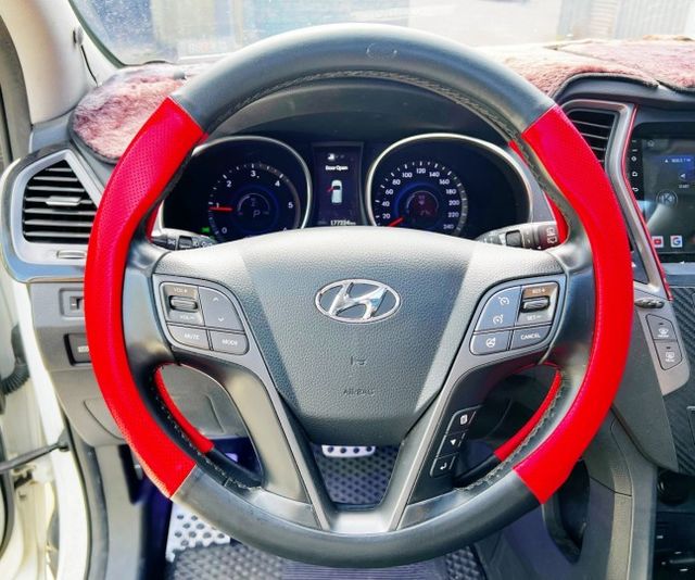 領袖版5+2人座一手車全車原版件加裝車頂架 4WD、HID魚眼 免鑰匙第三排冷氣出風口定速巡航循跡防滑全景天窗 安卓主機  第9張相片
